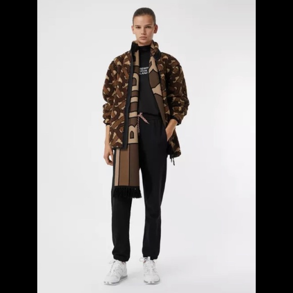 Burberry Logo Cashmere Jacquard Brown Scarf NWT - Picture 5 of 6